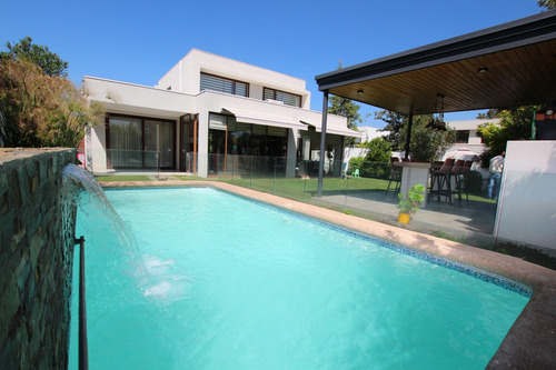 Preciosa Casa En Venta En Condominio