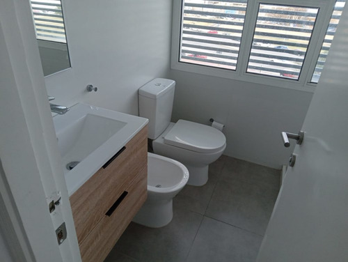 Venta Apartamento 1 Dormitorio Barrio Las Artes Torre Mauá 706