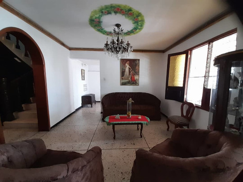 Imagen 4 de 14 de Altacasa Vende Hermosa Casa De Dos Plantas En La Urb. Prebo