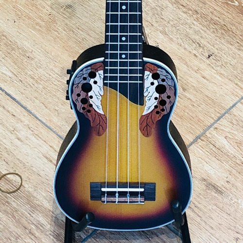 Ukulele Akahai Rosani Akv 23 Concert Elétrico Sunburst