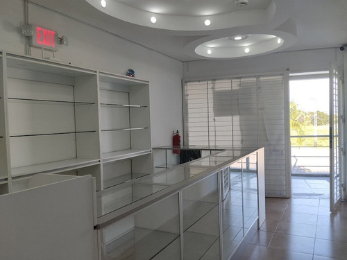 Imagen 7 de 11 de Raymar Gonzalez Vende O Alquila Local En Centro Comercial Con Mobiliario En Urbanización Paraparal Los Guayos.04244150077