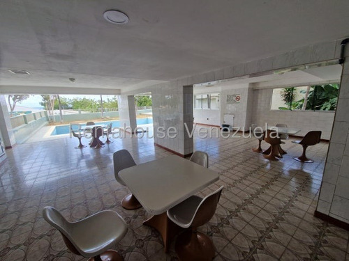 Excelente Apartamento En Venta En Macuto