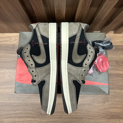 Air Jordan 1 Low Travis Scott Mocha 43 (Usado)