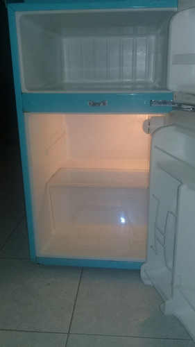 Nevera Ejecutiva Frigilux Dos Puertas Ref 150 (Usado)