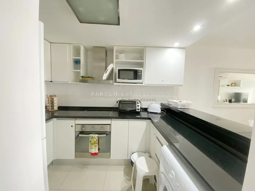 Apartamento En Venta De 2 Dormitorios En Wind Tower, Punta Del Este.