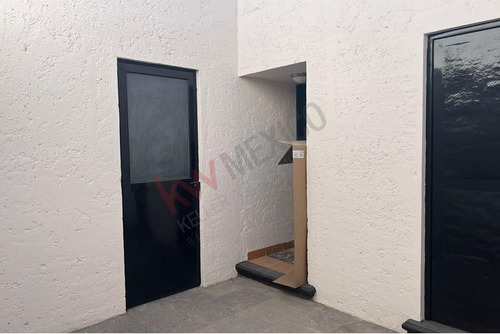 Espectacular Casa En Venta En San Isidro, Con Un Enorme Jardin Y Alberca.