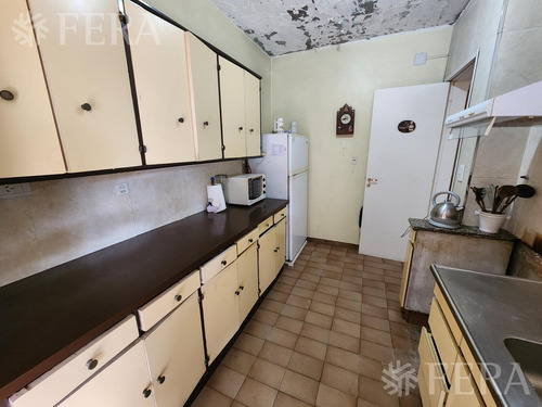 Venta De Casa De 3 Ambientes Con Cochera Y Quincho En Quilmes Oeste