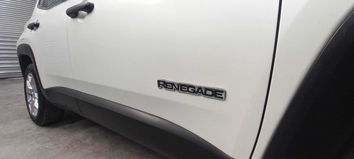 Imagen 19 de 23 de Jeep Renegade 2019 1.8 Sport Plus
