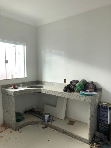 Imagem 12 de 17 de Ótima Casa Linear, De 03 Quartos, Sendo 01 Suíte, Sala Ampla Em Dois Ambientes, 01 Banheiro Social, Cozinha, Área De Serviço, E 02 Vagas De Garagens. - 863 - 69399334