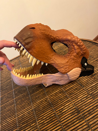 Mascara De Dinosaurio Con Mandíbula Articulada. Excelente