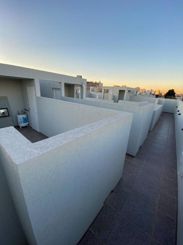 Imagen 14 de 16 de Departamento 2 Amb - 1° Piso - Con Cochera Y Terraza Propia - Entrega Inmediata