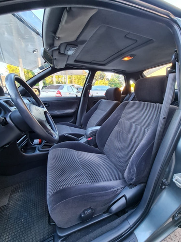Imagen 13 de 14 de Toyota Corolla 1.6 Gl