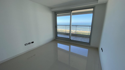 Apto, 2 Dorm, 2 Baños, Vista Al Mar, Parrillero Propio, Con Servicios
