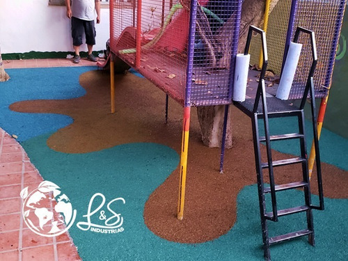Piso De Caucho Continuo In Situ Para Plazas Colegios Gym