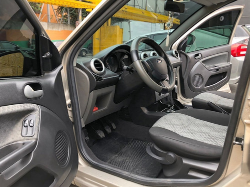 Imagem 10 de 18 de Ford Fiesta Se 1.6 2014 Completo Flex