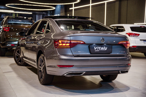 Volkswagen Jetta R-LINE 250 TSI 1.4 FLEX 16V AUT.