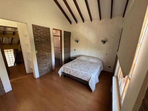 Casona Con Salón De Eventos