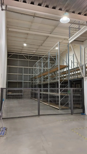 Oportunidad De Arriendo, Bodega Muy Bien Equipada