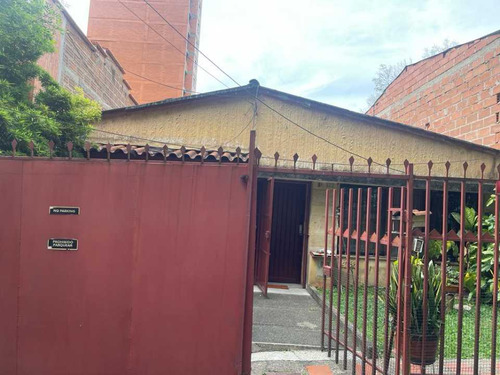 Casa Unifamiliar En Venta Sector Belen Fátima, Medellin