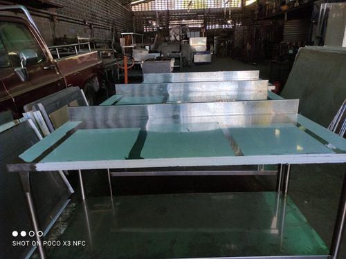 Imagen 4 de 10 de Mesa O Topes Industrial En Acero Inoxidable.