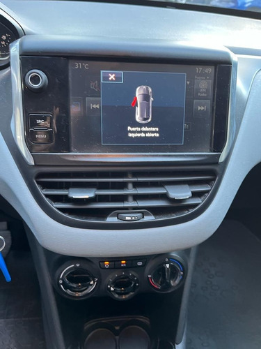 Imagen 8 de 14 de Peugeot 208 Allure Touchscreem 2016