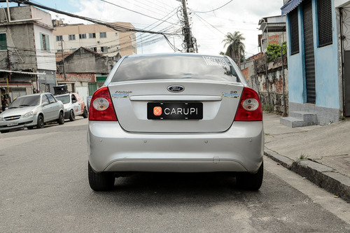 Ford Focus Sedan Glx 2.0 16v (flex)