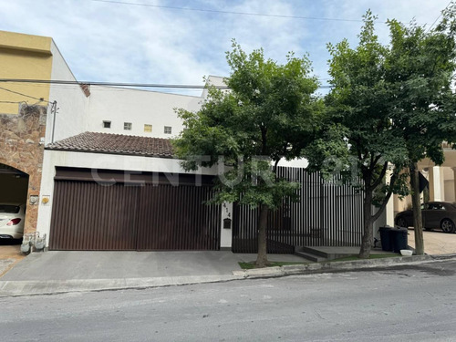 Casa En Venta En Los Colorines, San Pedro Garza García