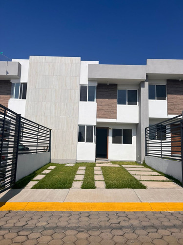 Oportunidad, Casa Nueva En Venta Al Norte De Cuernavaca, 3 Recámaras, 2 Baños Y  Estudio