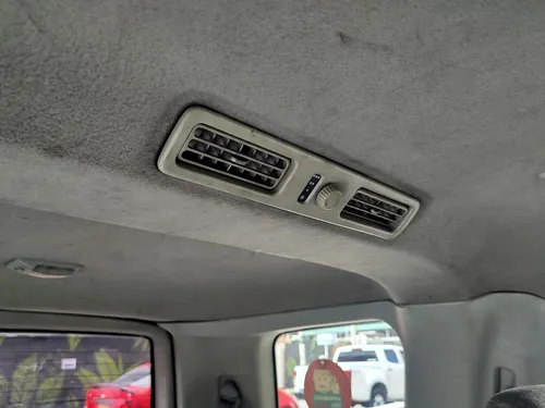 Es Una Camioneta 7 Puestos Con Un Motor V6
