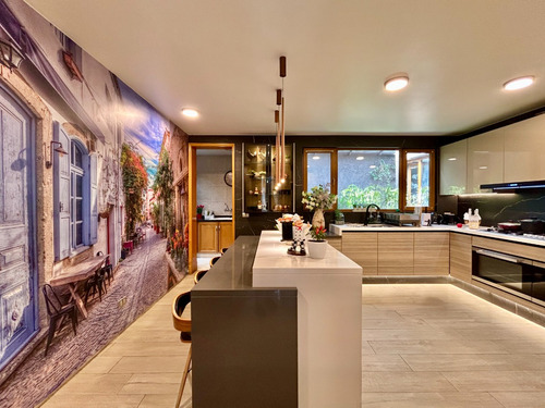 Condominio / Exclusiva Y Amplia Casa
