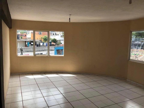 Bonito Edificio De Tres Niveles Con Local Ubicado En Jardines De Cuernavaca... 5,250,000