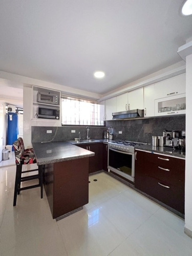 Imagen 6 de 12 de Se Vende Apartamento 145m2, 3h/3/3pe. Guatire.