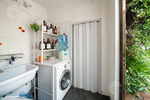 Venta Casa 7 Ambientes Con Patio, Cochera Y Playroom En Almagro