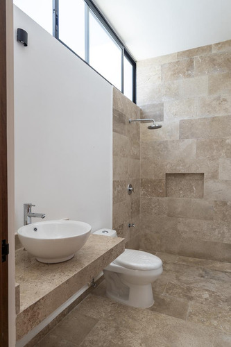 Venta De Casa Residencial En Temozón, Mérida