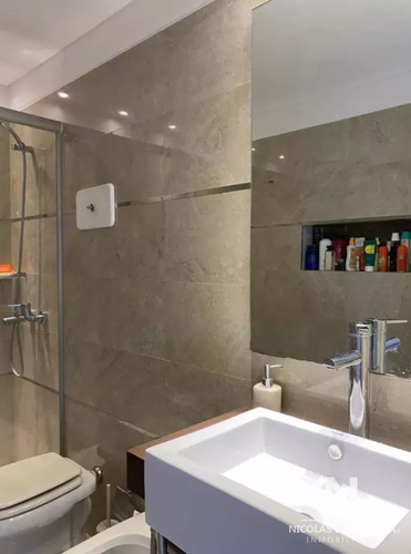 Vende Apartamento De 1 Dormitorio, Con Excelente Iluminacion En Mansa Punta Del Este.