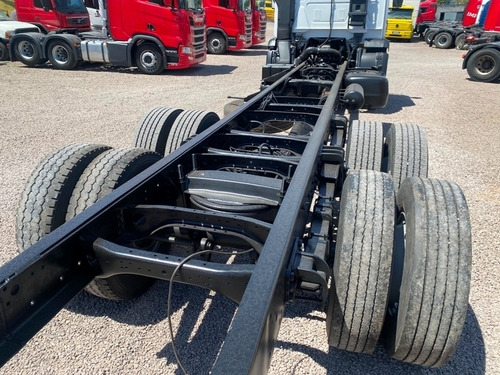 Imagem 6 de 8 de Volkswagen 24.250 - Chassi 6x2