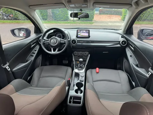 Mazda 2 Touring 1.5 At