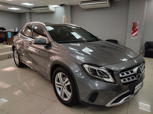 Imagen 2 de 15 de Mercedes Benz Gla 200 Urban 2017