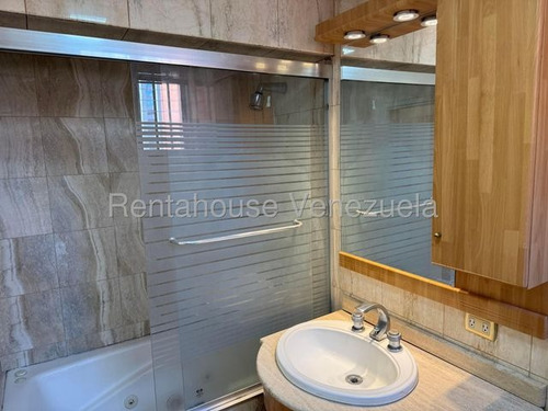 Amplio Apartamento En Venta En Prados Del Este, Mls #25-18966