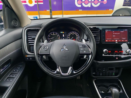 Mitsubishi Outlander 3.0 MIVEC V6 GASOLINA HPE-S AWD AUTOMÁTICO