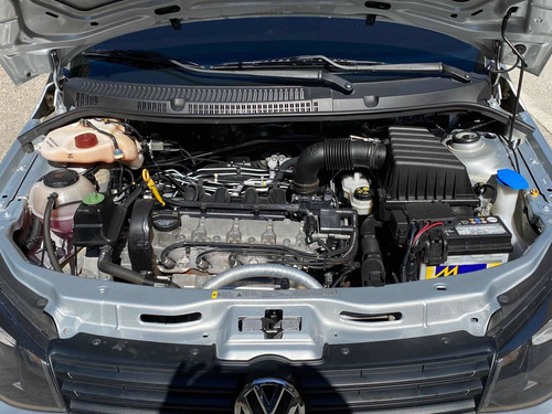 Imagem 5 de 8 de Volkswagen Voyage 2018 1.6 Msi Trendline Total Flex 4p