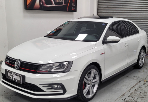 Imagen 1 de 9 de Volkswagen Vento
