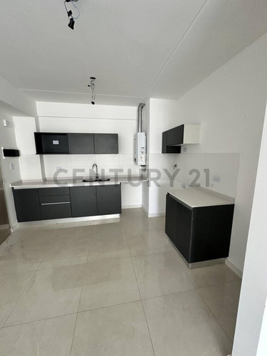 Departamento De 3 Ambientes A Estrenar! Con Cochera Cubierta