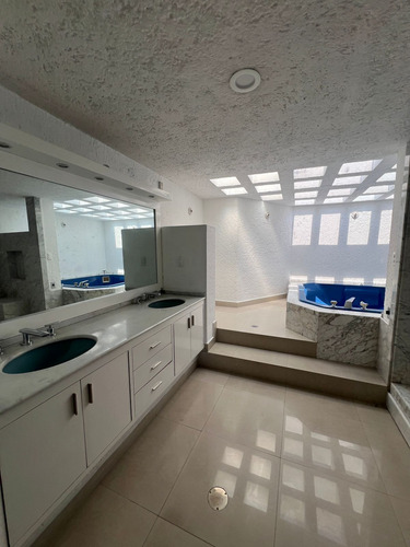 Casa Con Ubicación Privilegiada En Sierra Amatepec, Lomas De Chapultepec