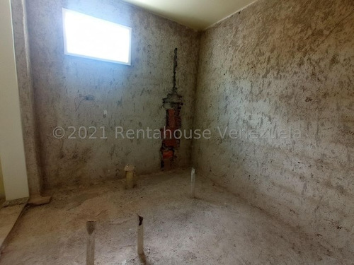 Imagen 18 de 24 de Townhouse En Venta En Urb. Los Rauseos, El Limon Edo. Aragua. Mls #22-11105 @oscardeabreu.rah
