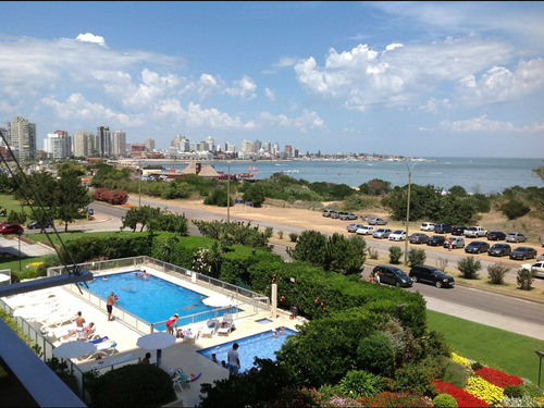 Apartamento En Venta De 3 Dormitorios En Playa Mansa (ref: Lij-3006)