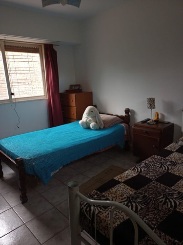 Imagen 10 de 15 de Casa De 3 Ambientes Sobre Gran Lote En El Barrio Dorrego A 1 Cuadra De La Av. Colón
