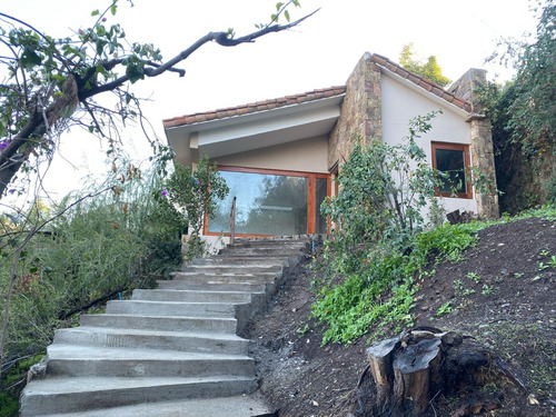 Estupenda Y Amplia Propiedad Recién Remodelada A Estrenar.