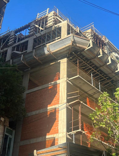 Venta Monoambiente Con Balcon En Recoleta Financia