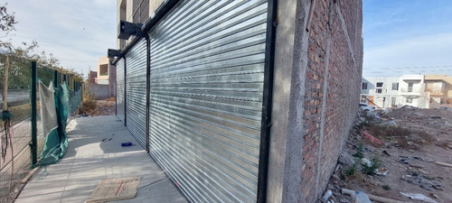 Venta Local Comercial Calle Azcuénaga, Gllén